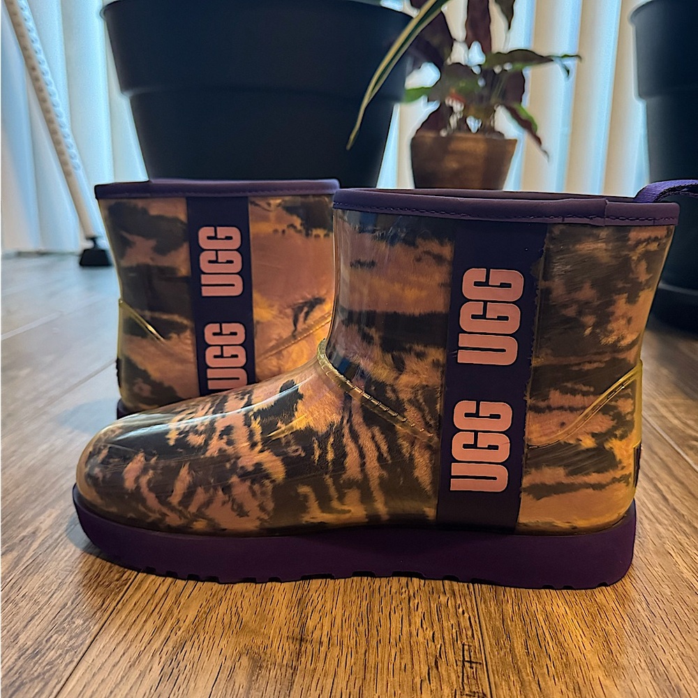Clear Ugg Rain boots (purple/pink)